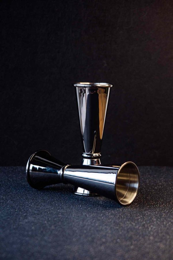Premium Glossy Black Jug 30/60 - Elegant and Luxurious Kitchenware for Serving Beverages - Buy Online Now!