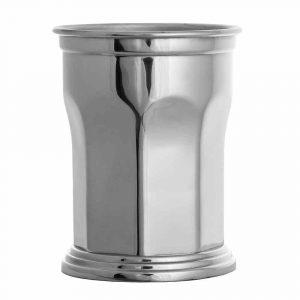 Modern octagonal stainless steel Julep cup, 39cl capacity, sleek design for refreshing beverages. Ideal for stylish home bar setup.
