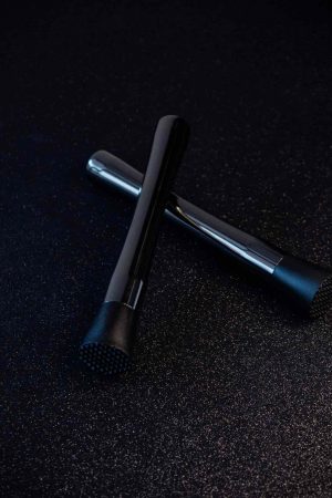 Experience the elegance of our Glossy Black Muddler - the perfect tool for crafting exquisite cocktails at home. Buy now for a premium mixology experience!